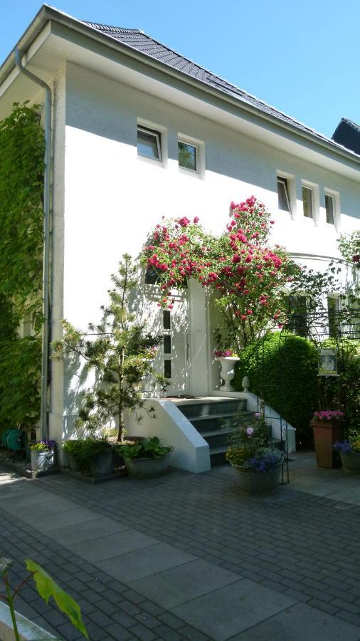Apartment Stadtvilla-apartment Mit Parkblick Und Bester Verkehrsanbindung *